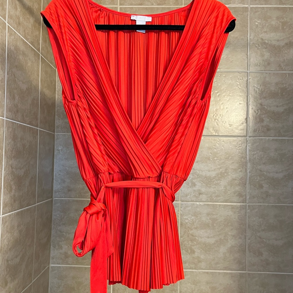 H&M Sleeveless Pleated Top